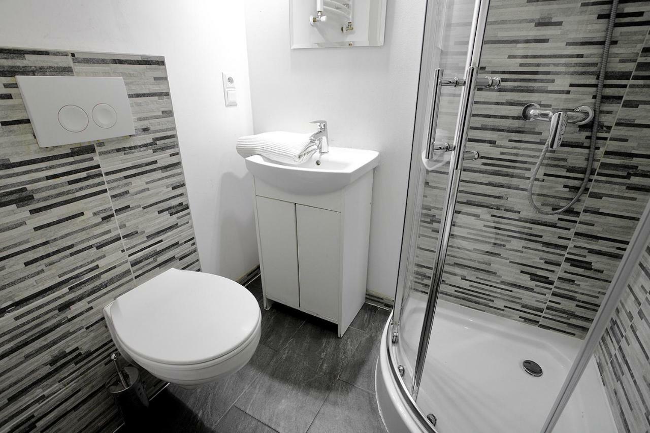 Red Bike Old Town Apartment Opole Ngoại thất bức ảnh
