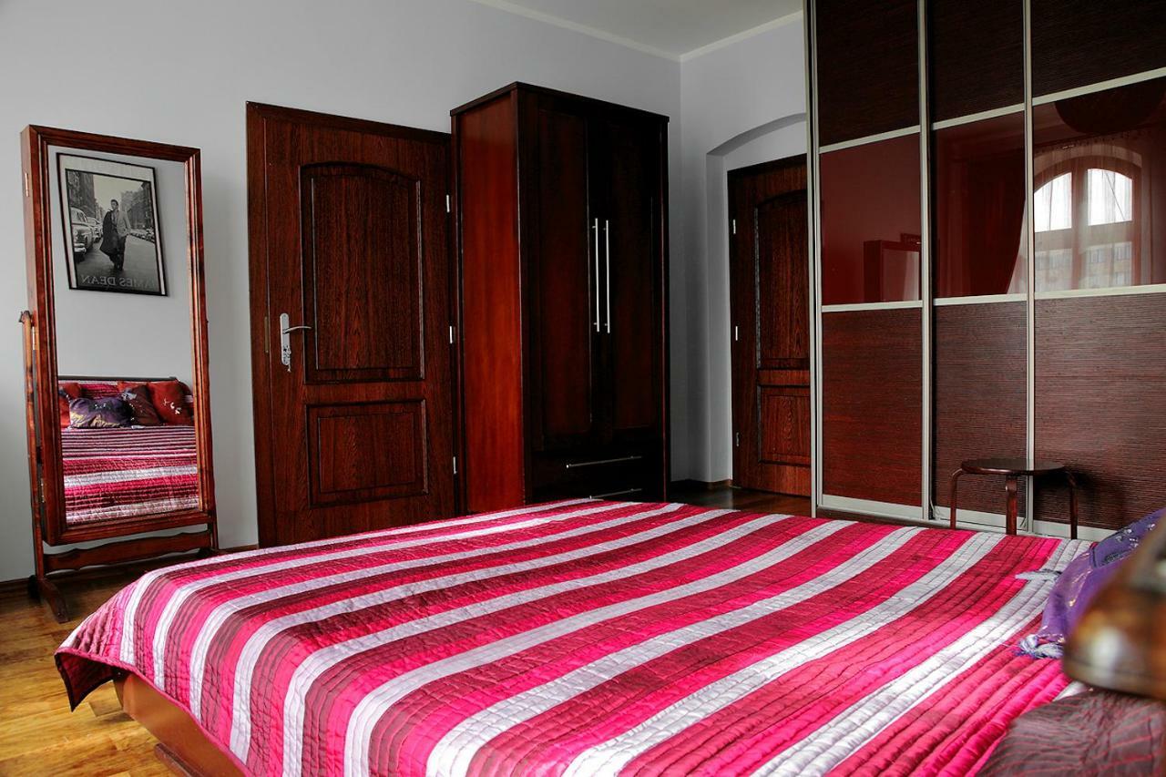 Red Bike Old Town Apartment Opole Ngoại thất bức ảnh
